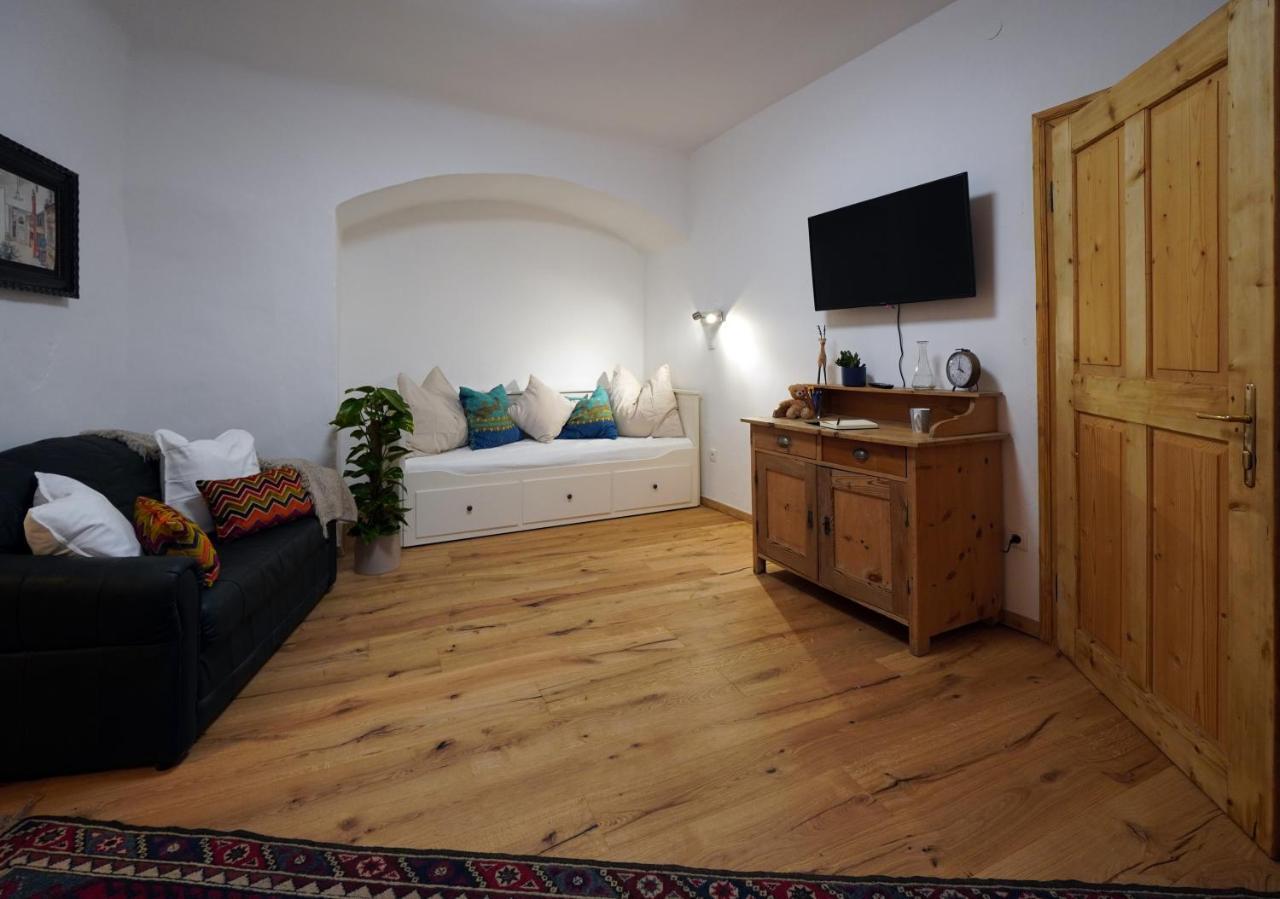 Altstadt Apartment Am Schergentor Hall in Tirol Dış mekan fotoğraf